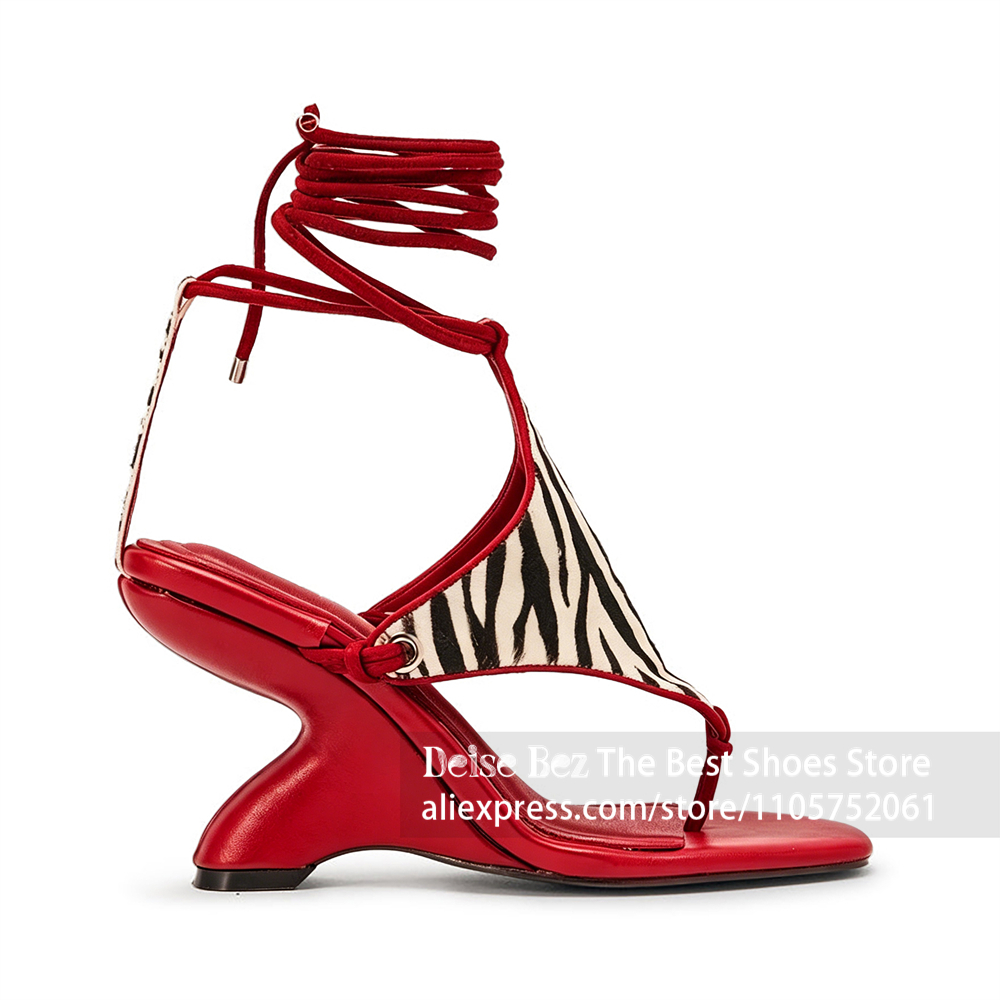 Strappy Heeled Sandals - Zebra-Print Schnür-Sandalen mit Skulpturalen Absätzen Schwarz-Weiß