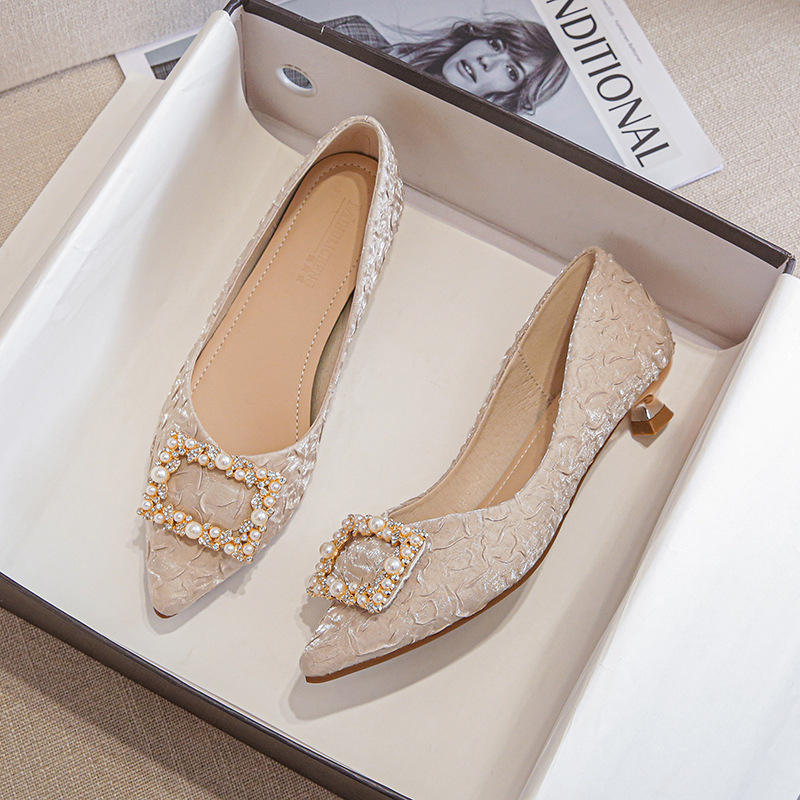 Elfenbeinfarbene, strukturiert – Slingback Pumps Women Bewertung und Preis